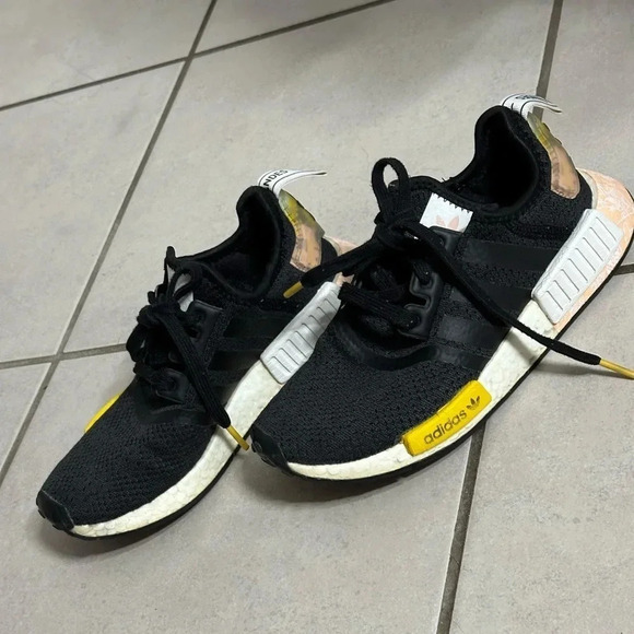 Adidas Black sneakers NMD R1 black size 4 - Picture 2 of 10